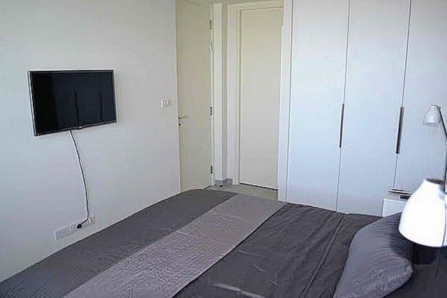 Condominium for sale South Pattaya showing the master bedroom suite Condominium for sale South Pattaya showing the master bedroom suite