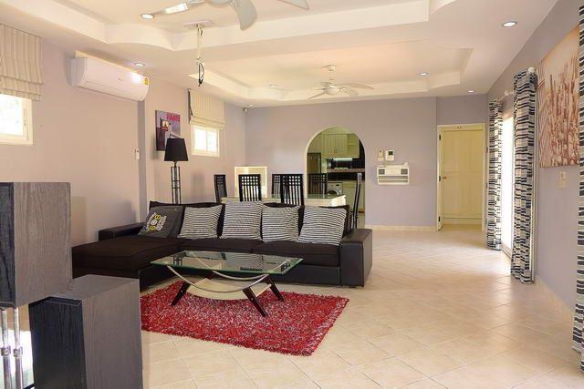 House for sale East Pattaya showing the living area House for sale East Pattaya showing the living area
