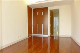 Condominium for sale Wong Amat showing the built-in wardrobes