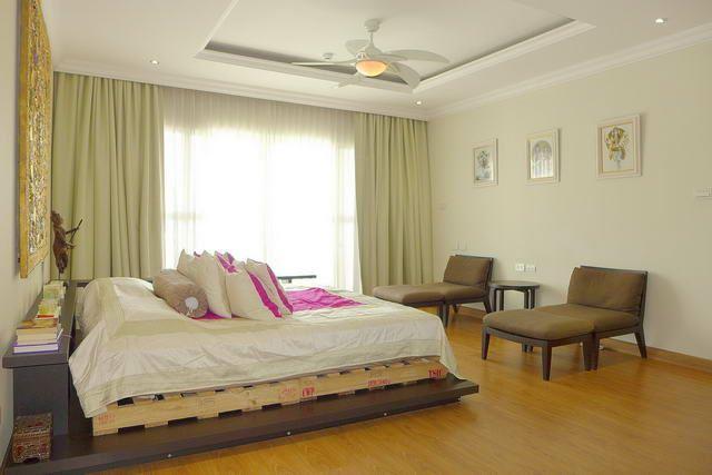 Condominium for sale Central Pattaya showing the master bedroom Condominium for sale Central Pattaya showing the master bedroom