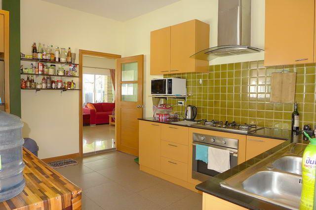 House for sale East Pattaya showing the kitchen House for sale East Pattaya showing the kitchen