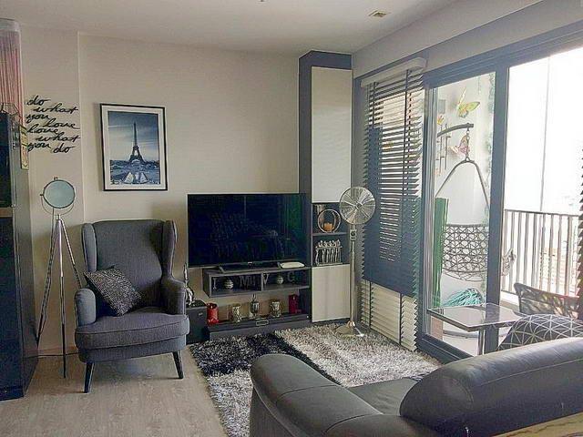 Condominium for sale Central Pattaya showing the living area Condominium for sale Central Pattaya showing the living area
