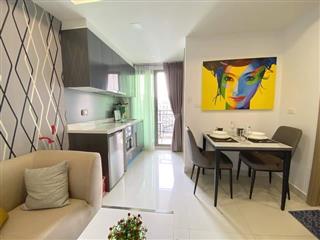 Condominium for sale South Pattaya showing the open plan living area