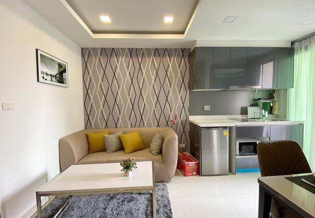 Condominium for sale South Pattaya showing the living area Condominium for sale South Pattaya showing the living area
