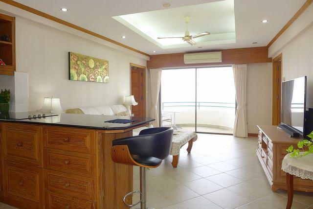 Condominium for sale Pratumnak Hill looking from the kitchen