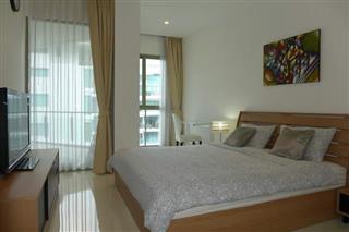 Condominium for sale Wong Amat showing the master bedroom