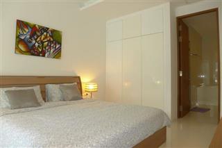 Condominium for sale Wong Amat showing the master bedroom suite