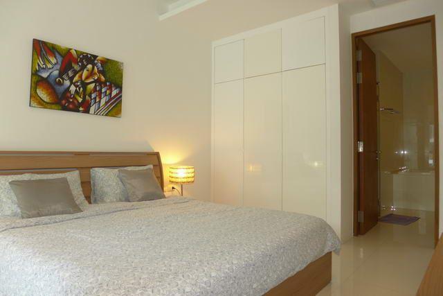 Condominium for sale Wong Amat showing the master bedroom suite