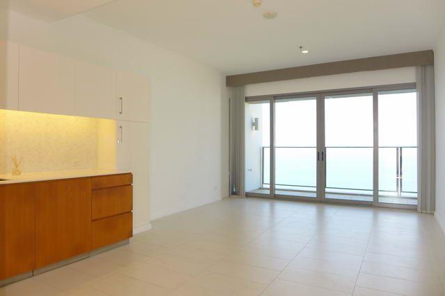 Condominium for sale Wong Amat showing the living area Condominium for sale Wong Amat showing the living area