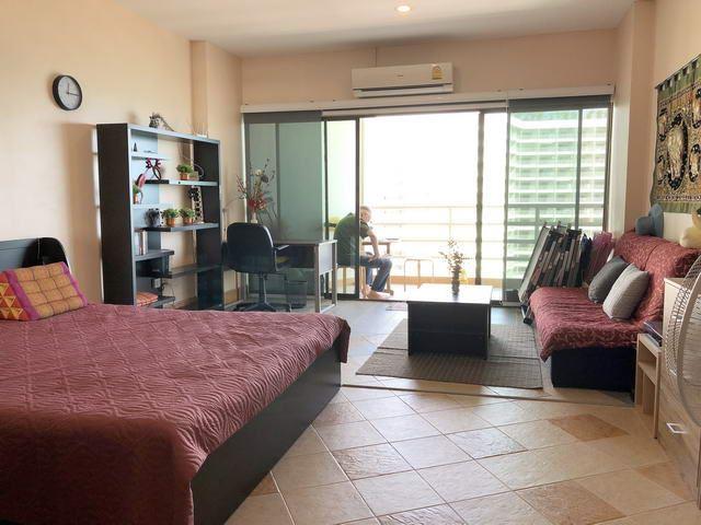 Condominium for sale Jomtien showing the studio suite Condominium for sale Jomtien showing the studio suite