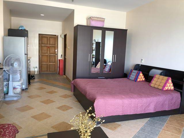 Condominium for sale Jomtien showing the sleeping area Condominium for sale Jomtien showing the sleeping area