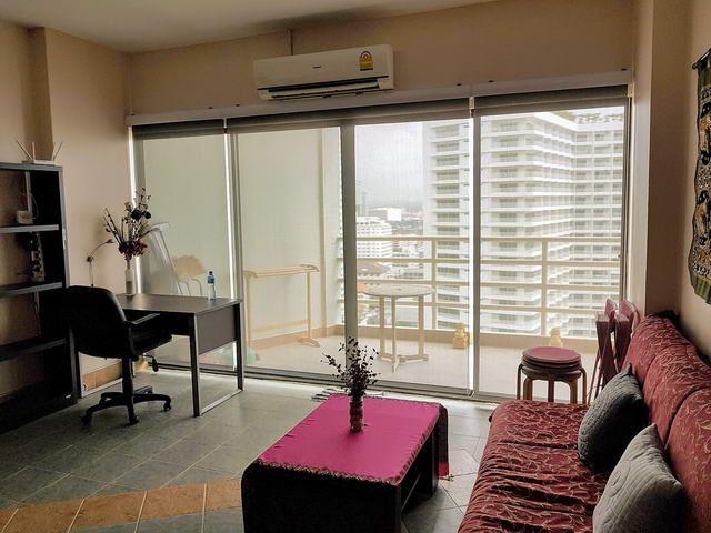 Condominium for sale Jomtien showing the office area Condominium for sale Jomtien showing the office area