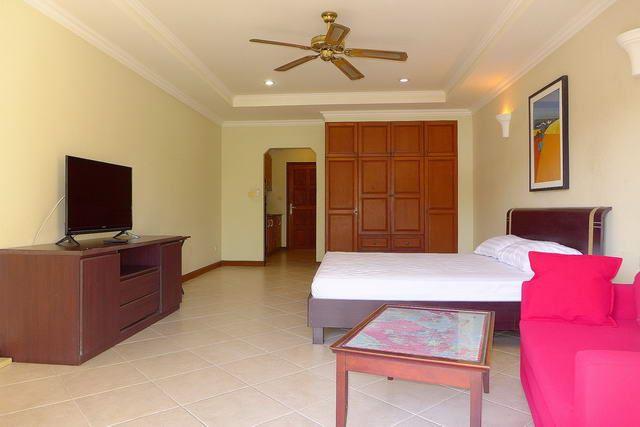 Condominium for sale Jomtien showing the studio suite Condominium for sale Jomtien showing the studio suite