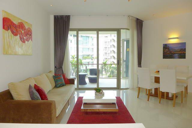 Condominium for sale Wong Amat showing the living and dining areas Condominium for sale Wong Amat showing the living and dining areas