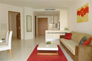 Condominium for sale Wong Amat showing the open plan concept