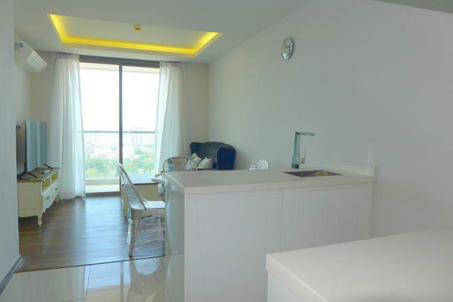 Condominium for sale Pratumnak Hill showing the open plan concept Condominium for sale Pratumnak Hill showing the open plan concept