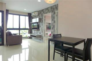  Condominium for sale North Pattaya showing the living area