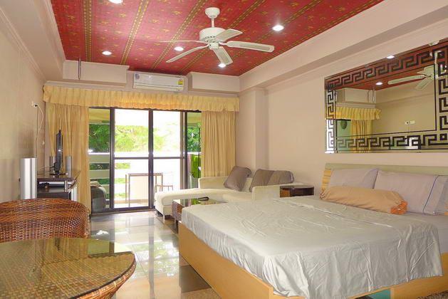 Condominium for sale South Pattaya showing the condo suite