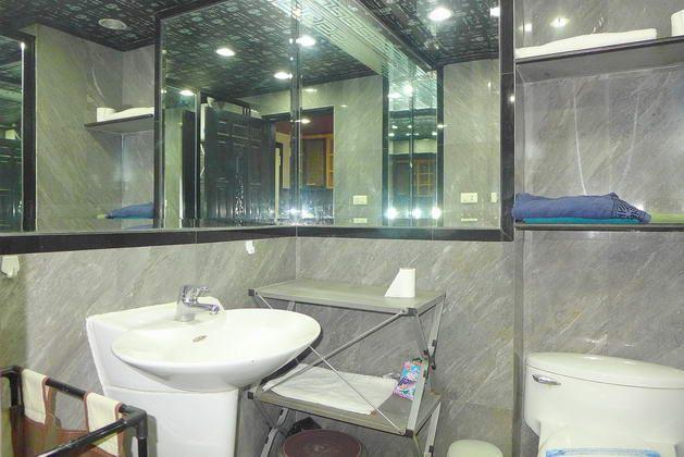 Condominium for sale South Pattaya showing the bathroom Condominium for sale South Pattaya showing the bathroom