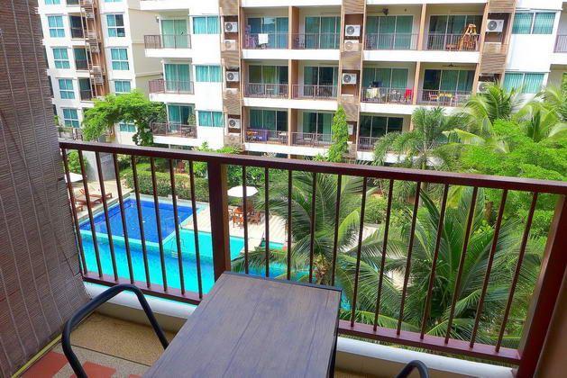 Condominium for sale South Pattaya showing the balcony view Condominium for sale South Pattaya showing the balcony view