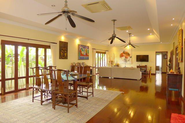House for sale Jomtien showing the open plan concept House for sale Jomtien showing the open plan concept