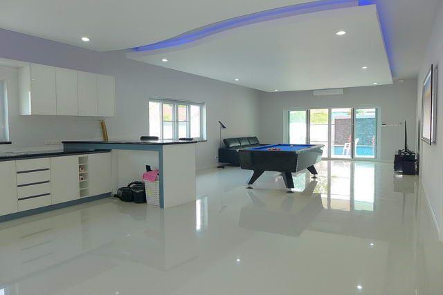 House for sale Bangsaray Pattaya showing the open plan concept