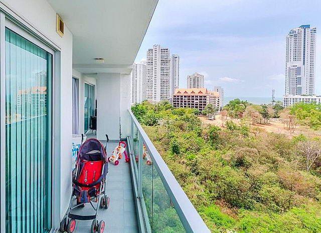 Condominium for sale Wong Amat showing the balcony Condominium for sale Wong Amat showing the balcony