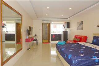 Condominium for sale Pattaya Beach showing the studio suite