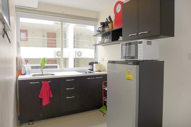 Condominium for sale Pattaya Beach showing the kitchen Condominium for sale Pattaya Beach showing the kitchen