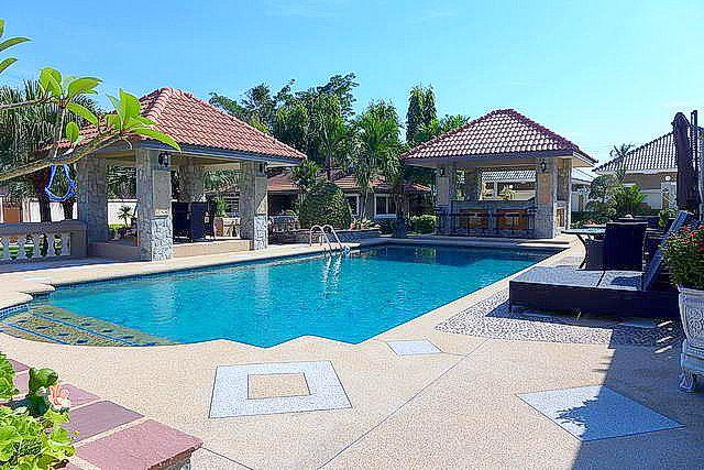 House for Sale Nongpalai Pattaya showing the pool and Salas House for Sale Nongpalai Pattaya showing the pool and Salas