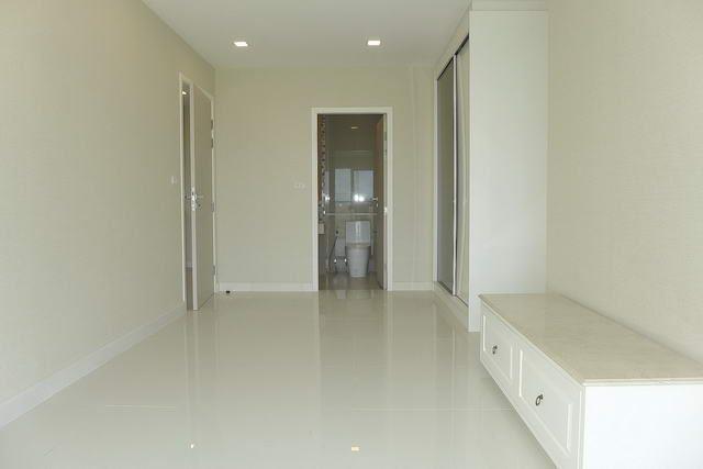 Condominium for sale on Pratumnak showing the bedroom Condominium for sale on Pratumnak showing the bedroom