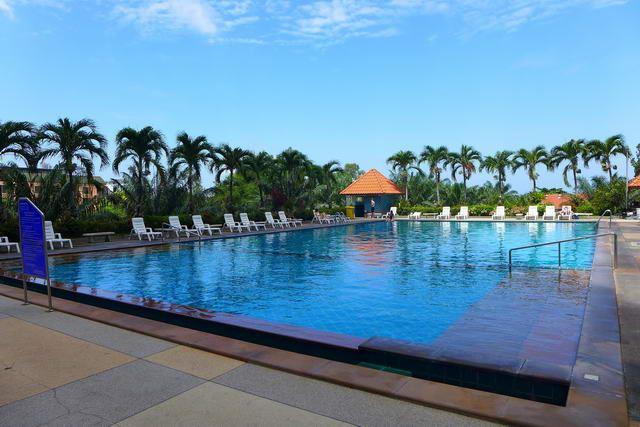 Condominium for sale View Talay 6 showing the communal pool