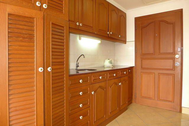 Condominium for sale South Pattaya showing the European-style kitchenette