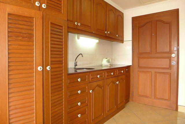 Condominium for sale South Pattaya showing the European-style kitchenette Condominium for sale South Pattaya showing the European-style kitchenette