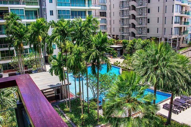 Condominium for sale Wong Amat showing the balcony view Condominium for sale Wong Amat showing the balcony view