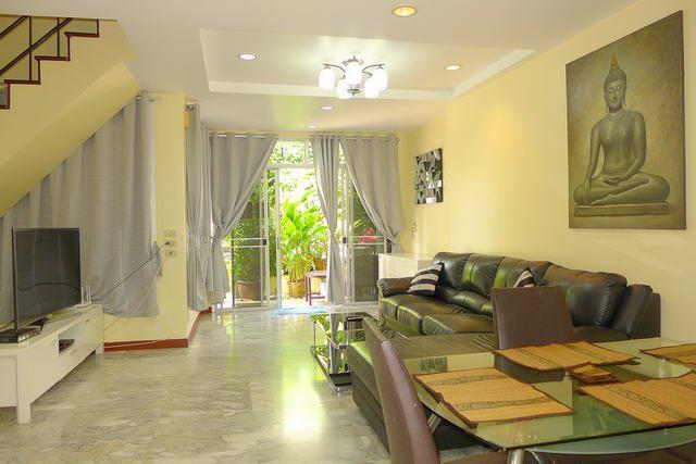 House for sale Naklua showing the dining and living areas House for sale Naklua showing the dining and living areas