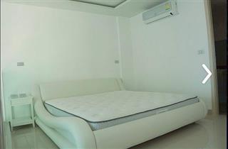 Condominium for sale Wong Amat showing the bedroom