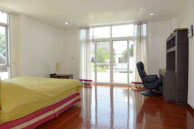 House for sale Wong Amat showing the second bedroom House for sale Wong Amat showing the second bedroom