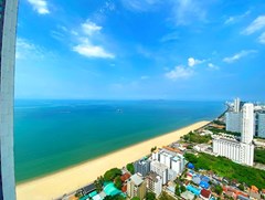 Condominium for rent Jomtien showing the balcony view  