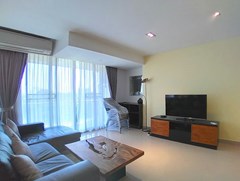 Condominium for rent Jomtien showing the living room