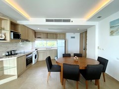 Condominium for rent Pattaya showing the dining and kitchen areas 