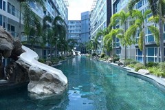 Condominium for Rent Pattaya showing the swimming pool