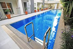 Condominium for rent Pratumnak Pattaya showing communal swimming pool