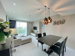 Condominium for rent on Pratumnak Hill showing the dining and living areas 