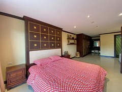 Condominium for rent Pratumnak showing the bedroom suite 