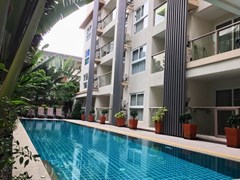Condominium for rent on Pratumnak Hill Pattaya showing the swimming pool