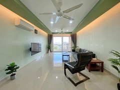 Condominium for rent Pratumnak showing the living room 