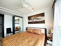 Condominium for rent Pratumnak Hill showing the master bedroom