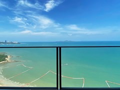 Condominium for rent Northpoint Pattaya showing the balcony view 