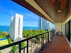 Condominium for rent Wongamat Pattaya showing the bedroom balcony 